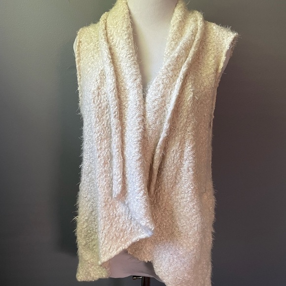 ALTAR’D State knitted fuzzy comfy wrap vest - Picture 1 of 5
